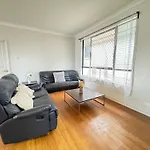 Sunny Double Room With Ensuite In Coopers Plains