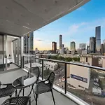 Apartment Soft Glow Serene Lucid 2br *