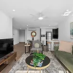 Bright And Stylish 2br With Spacious Balcony And Wifi Apartment *