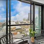 Luxury Apartments W Rooftop Pool