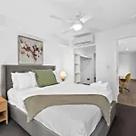 Bright And Stylish 2br With Spacious Balcony And Wifi Apartment *