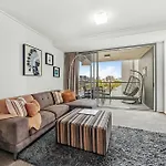 Apartment River Views 2 Bed 2 Bath Secure Parking *