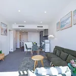 Apartment Stunning 1br With Views And Fantastic Location! *