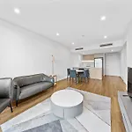 Soft Glow Serene Lucid 2br Apartment *