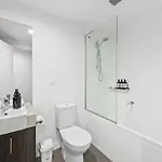 Apartment Bright And Stylish 2br With Spacious Balcony And Wifi