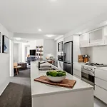 River Views 2 Bed 2 Bath Secure Parking