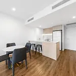 Soft City Glow Serene Lucid 2Br Stay