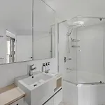 Apartment River Views 2 Bed 2 Bath Secure Parking