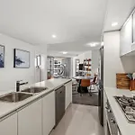 River Views 2 Bed 2 Bath Secure Parking Brisbane
