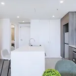 Stunning 1br With Views And Fantastic Location! Apartment Brisbane