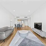 Apartment Soft Glow Serene Lucid 2br Brisbane
