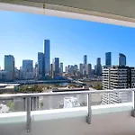 Stunning 1br With Views And Fantastic Location! Brisbane