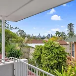 Tranquil 3-Bed Unit With Lush Garden Views