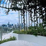 City View Retreat 2Br 2Ba Sofa Bed Free Parking