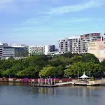 Stylish Studio Twin Q Beds Sleep 4 Budget Friendly