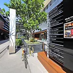 Aparthotel Link Portside Wharf