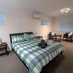 Spacious City Retreat - New Farm