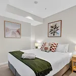 Oasis Retreat On Level 71 In Skytower