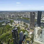 Panoramic Views Apartment & High-Rise Pool And Gym