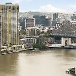 Glasshouse On Felix - Luxury Brisbane City Apartment With River Views, Pool And Parking