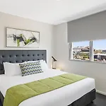Oaks Brisbane Woolloongabba Suites