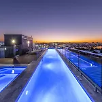 Oaks Brisbane Woolloongabba Suites