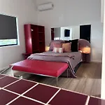 Aurora & Court Yard Private Pet Friendly Free Parking Guest house Brisbane