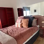 Aurora Studio & Court Yard Private Pet Friendly Free Parking