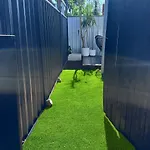 Guest house Aurora & Court Yard Private Pet Friendly Free Parking Brisbane