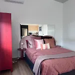 Guest house Aurora & Court Yard Private Pet Friendly Free Parking