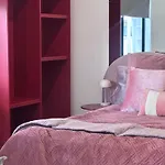 Guest house Aurora & Court Yard Private Pet Friendly Free Parking