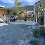 Guest house Aurora & Court Yard Private Pet Friendly Free Parking