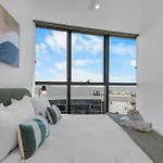The Skyline - Brand New Queens Wharf Japandi 2Br With Pool And Gym