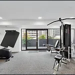 Centre Cbd - Pool Spa Gym - Water View - Sleep 4