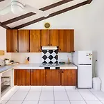 Holiday home Sunny 2br In Prime Location