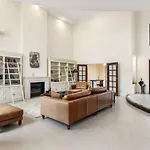 Luxe Spacious Family With Pool And Patio Holiday home Brisbane