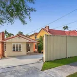 Cozy Studio Near Uq Walk To Shops And Transit