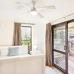 Sunny 2br In Prime Location *