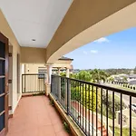 Holiday home Luxe Spacious Family With Pool And Patio Brisbane