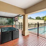 Luxe Spacious Family With Pool And Patio Brisbane