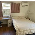 Homestay Uq Master For 3 People With Back Yard U2 Brisbane
