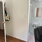 Uq Master For 3 People With Back Yard U2 * Brisbane