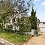 Clayfield Family Home - Close To City And Airport