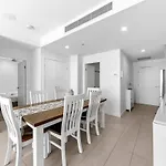 Top-Floor City View Stay At Newstead Towers
