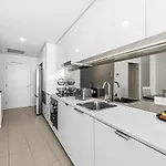 Top-floor View At Newstead Towers Apartment Brisbane