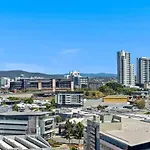 Top-Floor City View Stay At Newstead Towers