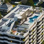 Stylish & Modern Retreat With Rooftop Vista & Pool, Car Park, Walk To Gabba