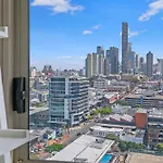 Mosaic Vista - Skyline Views Above Fashion Precinct