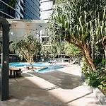 Twin Studio Retreat With Views @ Brisbane One