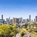 Essence Suites Taringa